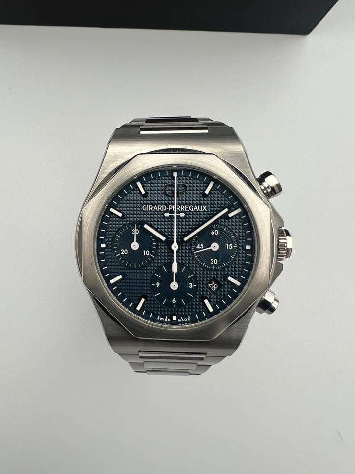 Girard Perregaux Laureato 81020-11-431-11a watch - photograph 1