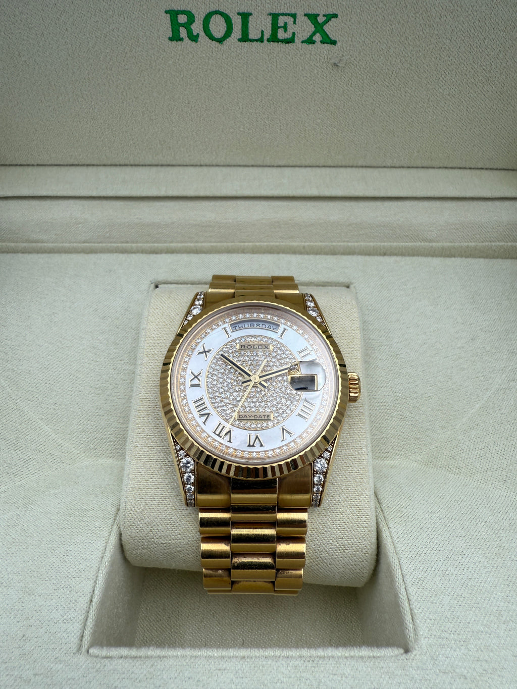 Rolex Day-Date 36 18k Yellow Gold Mother Of Pearl Dial Full Set