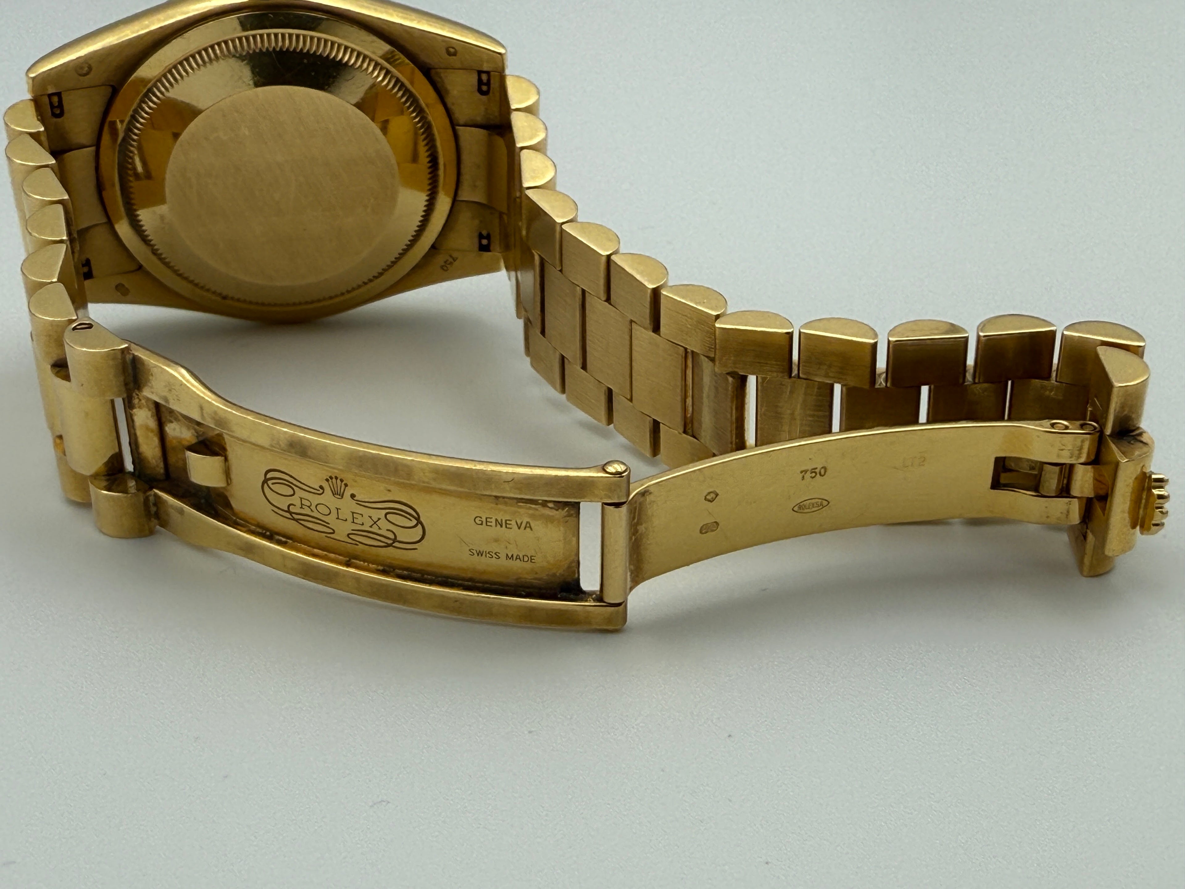 Rolex Day-Date 36 18k Yellow Gold Mother Of Pearl Dial Full Set