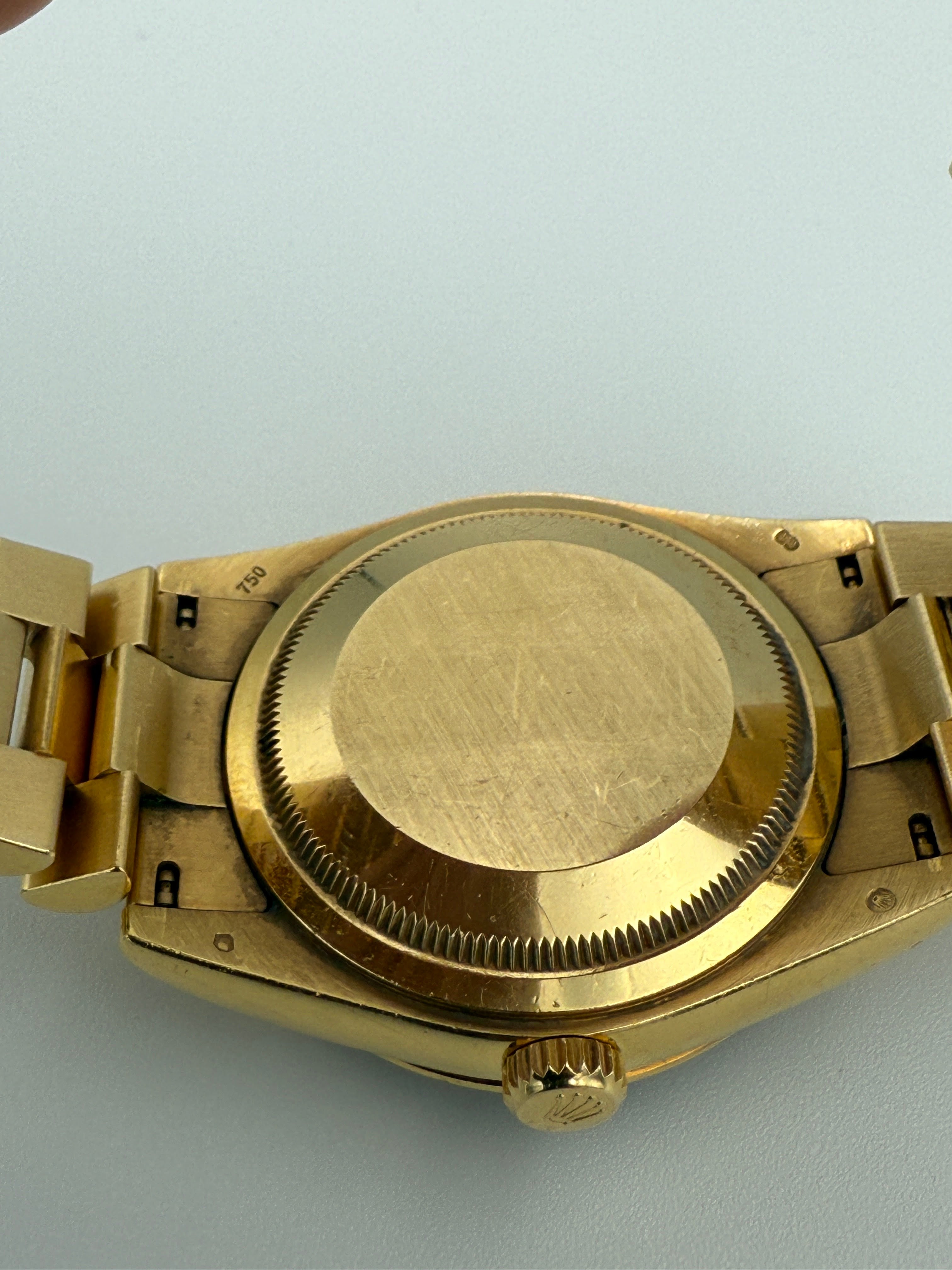 Rolex Day-Date 36 18k Yellow Gold Mother Of Pearl Dial Full Set