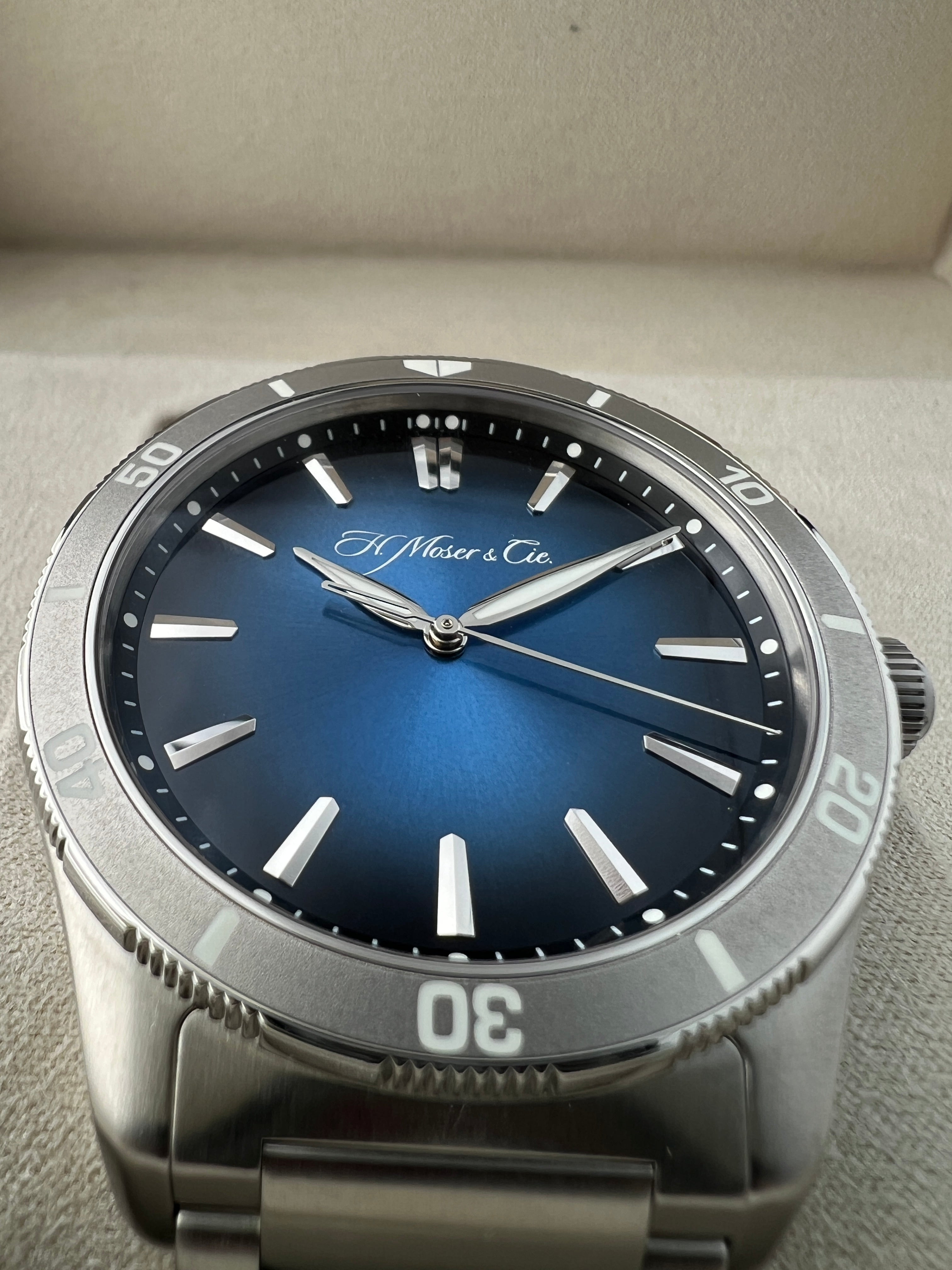 H. Moser & Cie Pioneer Centre Seconds Center